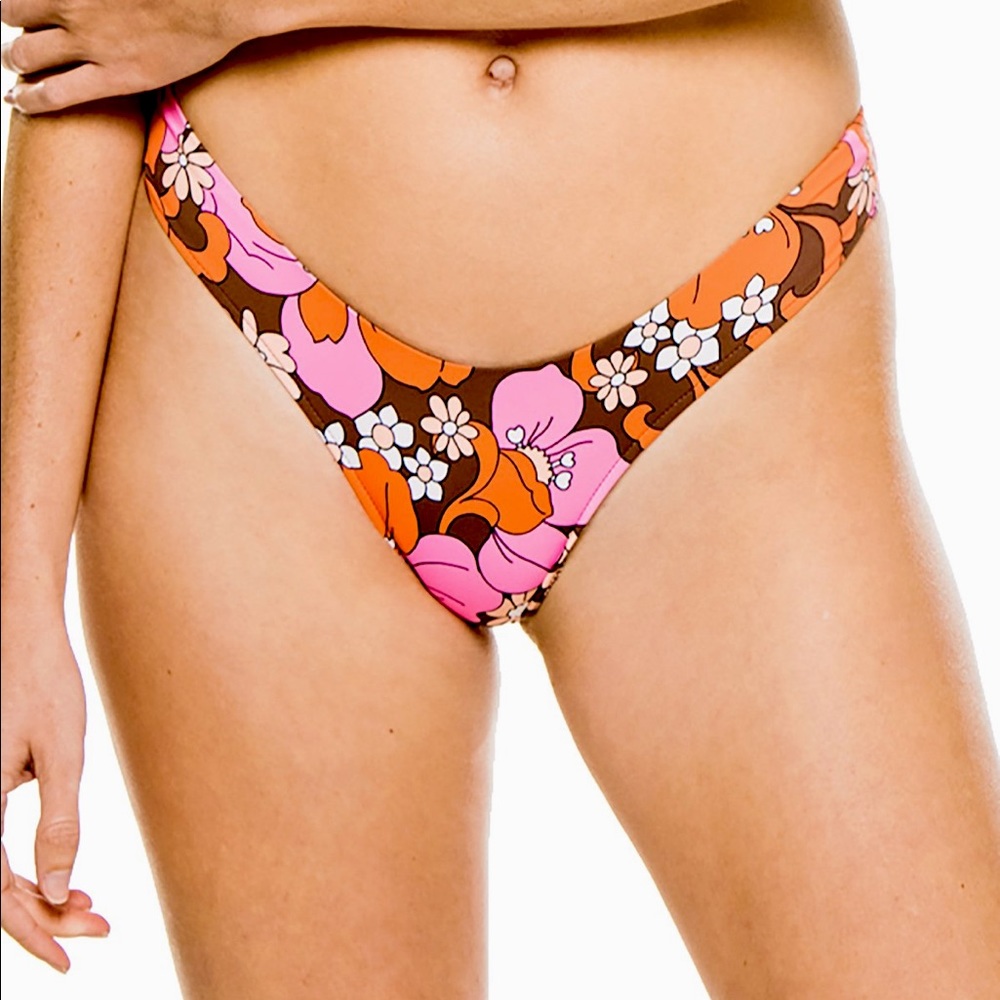 NWT - Frankies Bikini Katarina Cheeky Floral Bottom - Tropics - Med- Runs Small-